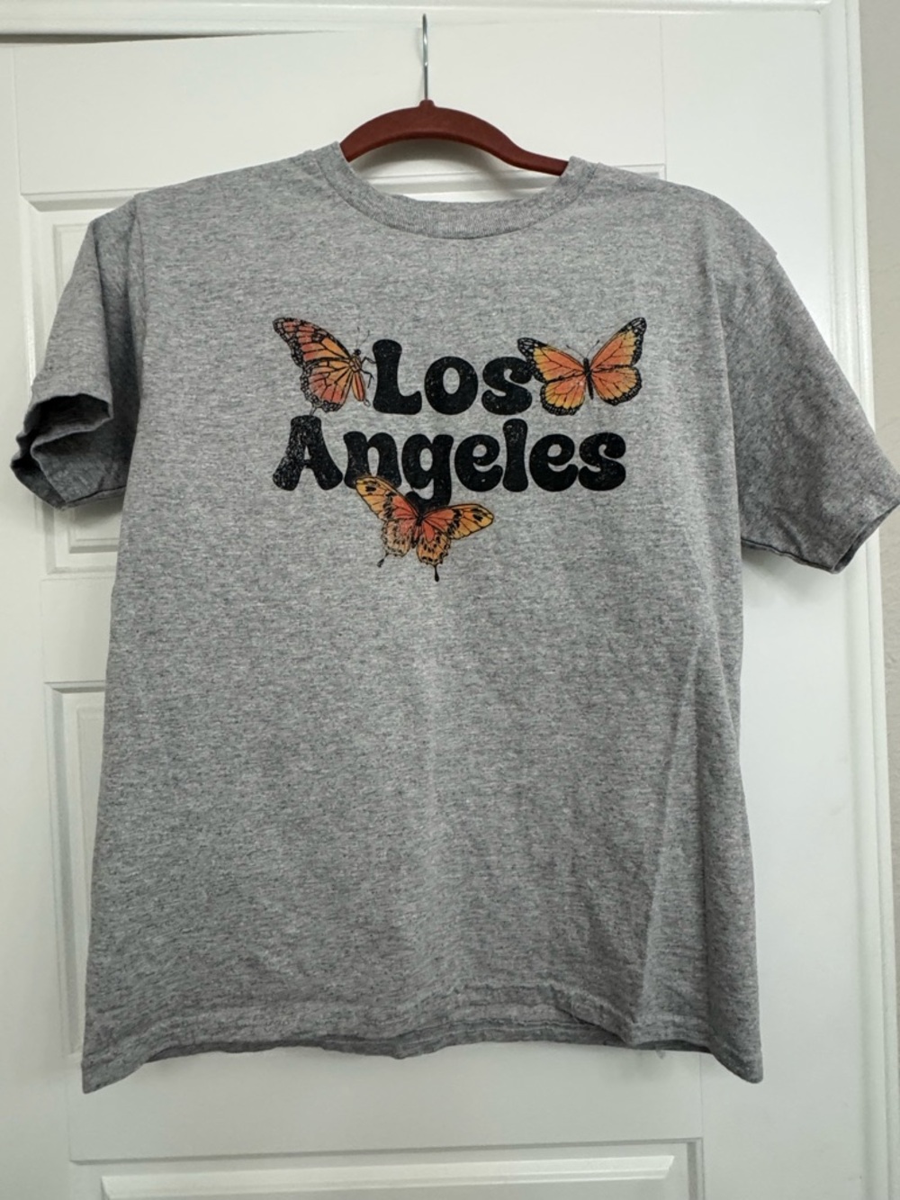 Tilly’s Girls L Gray 'Los Angeles' Butterfly Graphic Tee